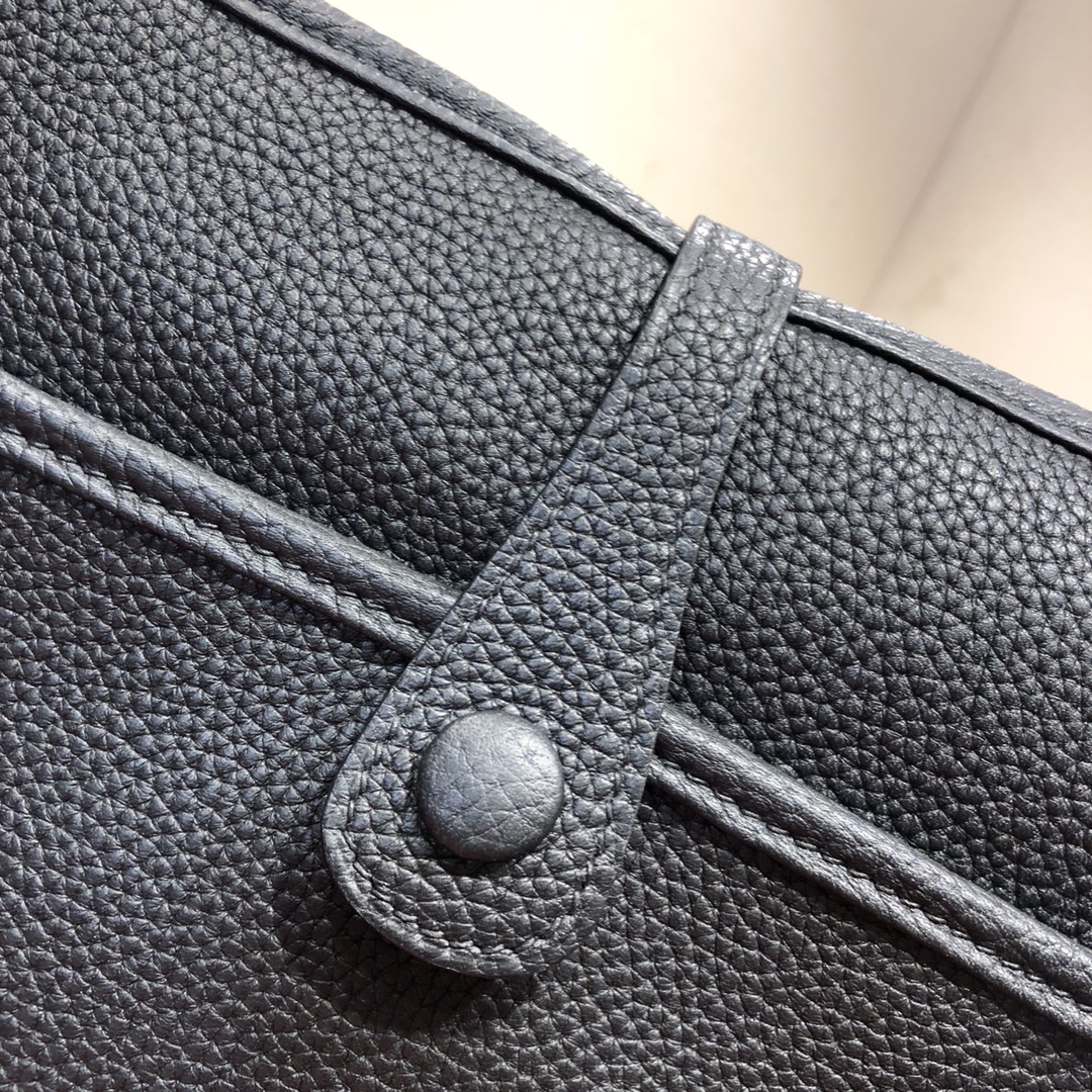 Hermes Evelyne III 29 PM Shoulder Bag In Black Clemence Leather